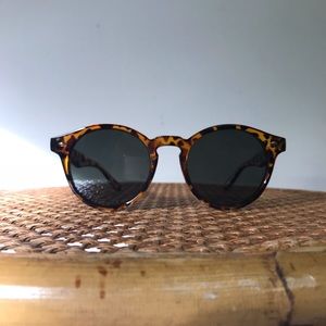 Urban Outfitters sunglasses tortoise shell